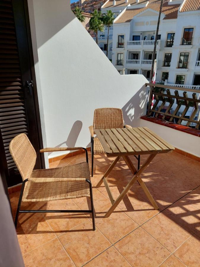 Greatly Located Apartment With Heated Pool, Los Cristianos Лос-Крістіанос Екстер'єр фото