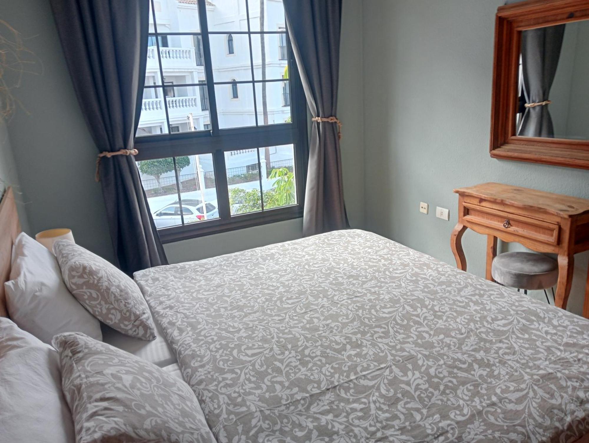 Greatly Located Apartment With Heated Pool, Los Cristianos Лос-Крістіанос Екстер'єр фото