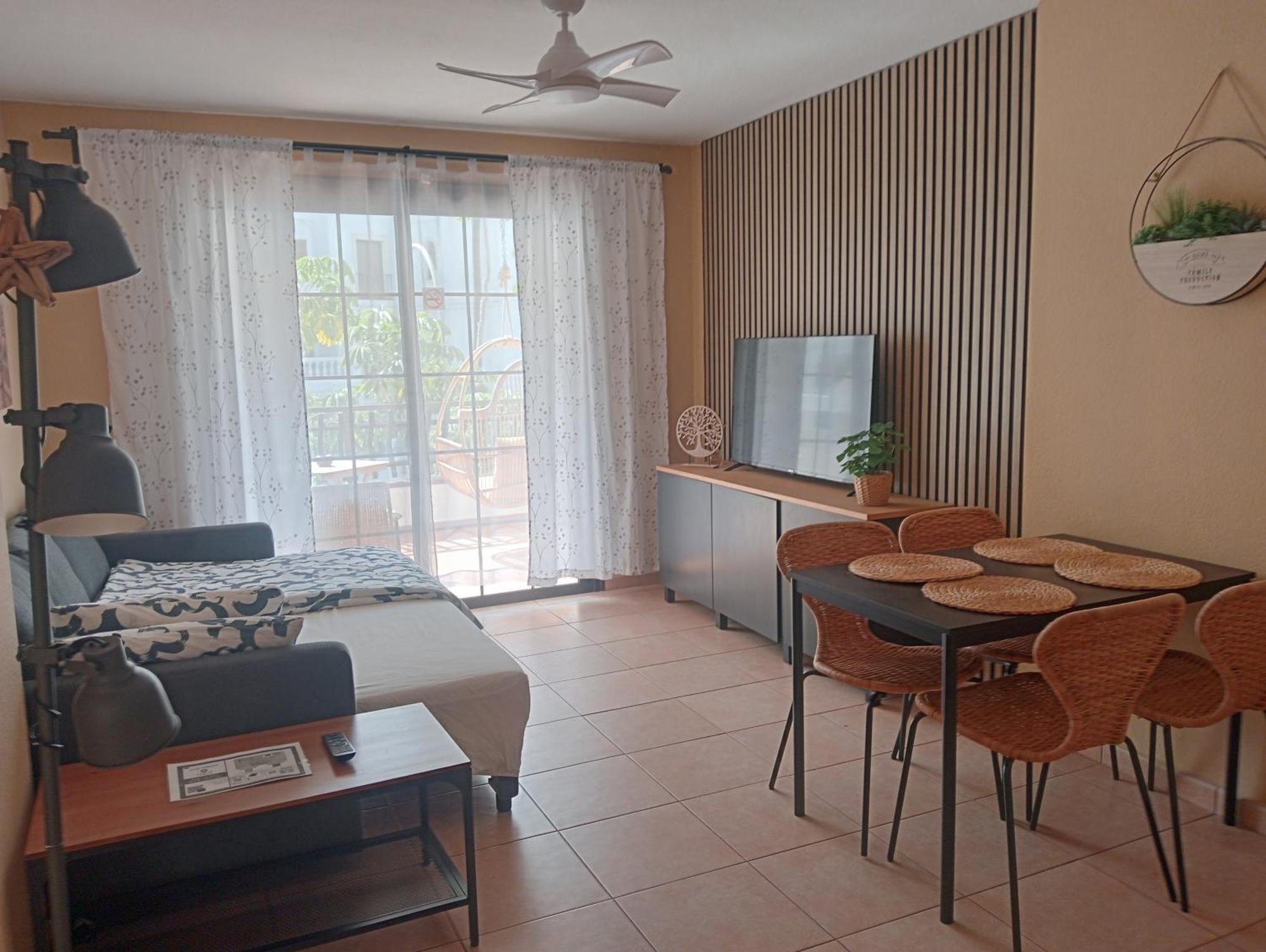Greatly Located Apartment With Heated Pool, Los Cristianos Лос-Крістіанос Екстер'єр фото