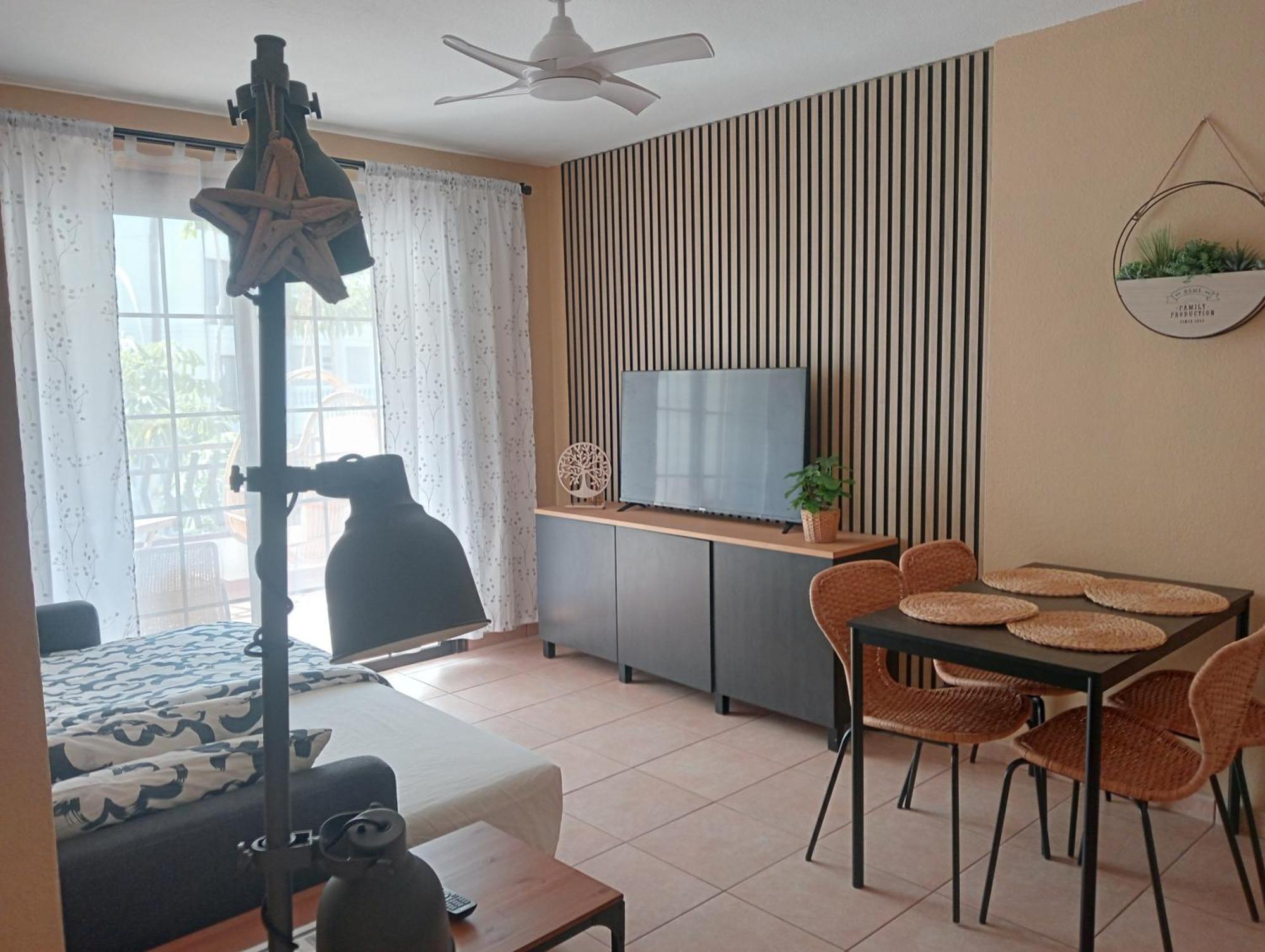 Greatly Located Apartment With Heated Pool, Los Cristianos Лос-Крістіанос Екстер'єр фото
