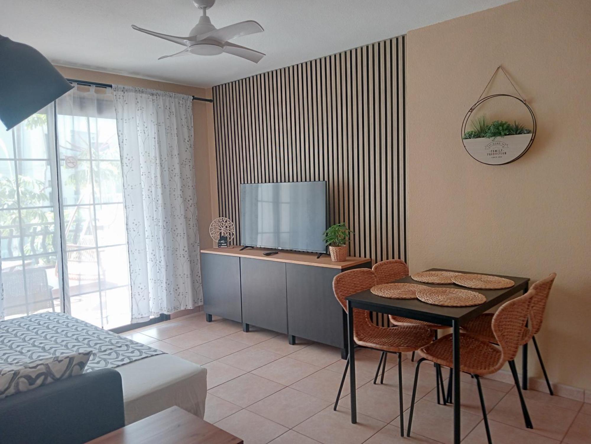 Greatly Located Apartment With Heated Pool, Los Cristianos Лос-Крістіанос Екстер'єр фото