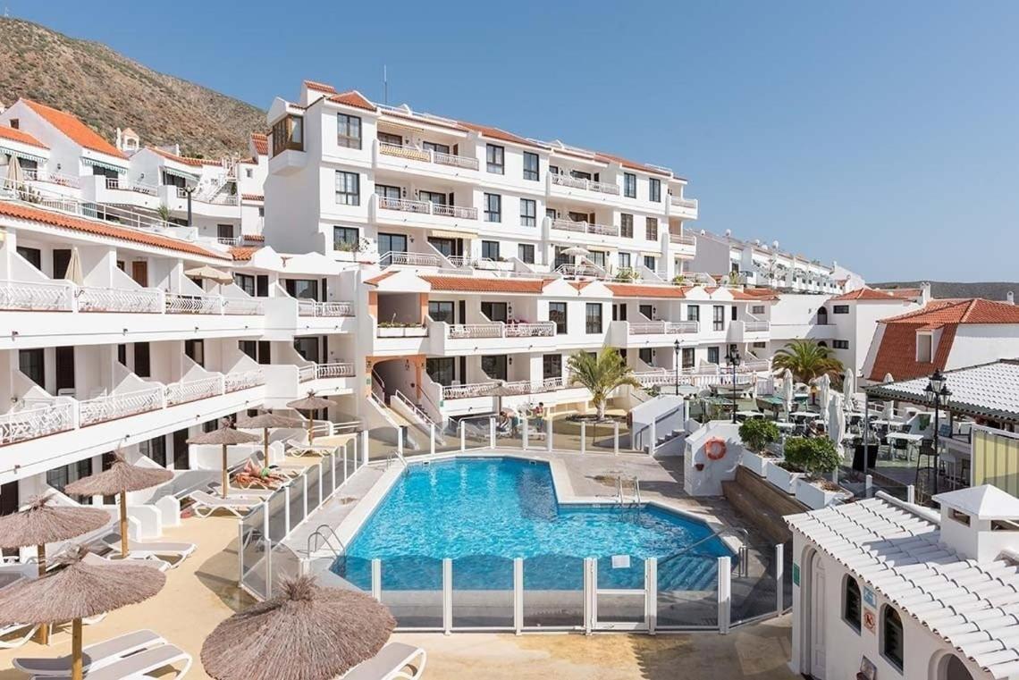 Greatly Located Apartment With Heated Pool, Los Cristianos Лос-Крістіанос Екстер'єр фото